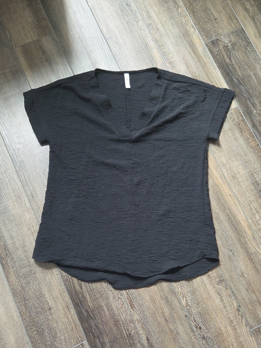 Zenana Outfitters Black V-Neck Airflow Top